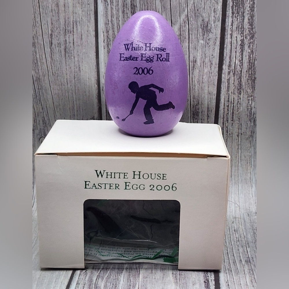 White House Easter Egg 2006  - The Bush Family  Signatures purple